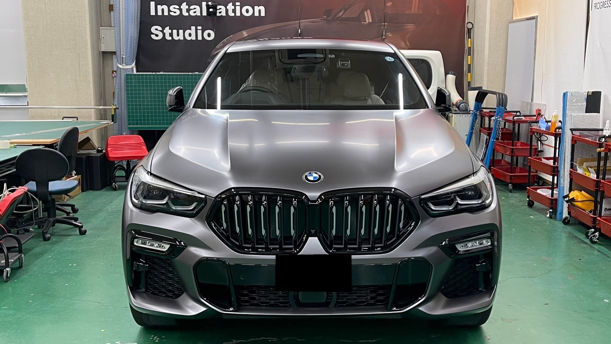 BMW　X6　35d　2080-S261でフルラッピング